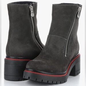 Bos. & Co. Women's ZAP Zip Up Ankle Boot
